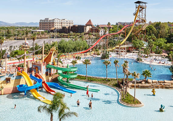 Piscinas y toboganes de Caribe Aquatic Park