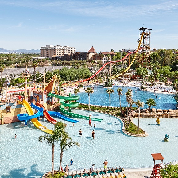 Piscinas y toboganes de Caribe Aquatic Park
