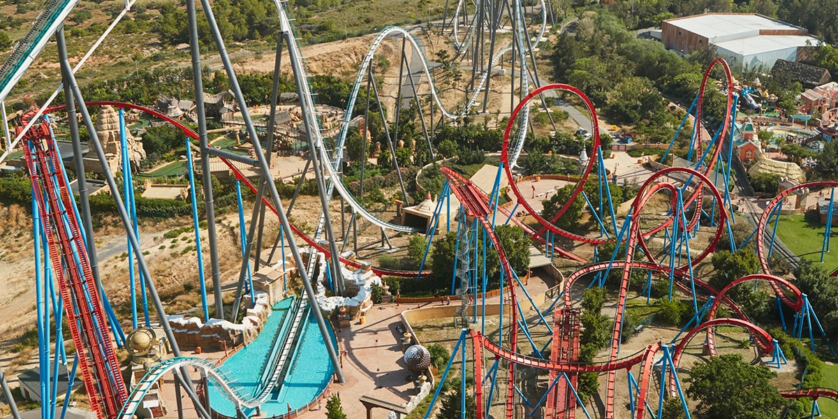 Vista aérea de las montañas rusas de PortAventura World