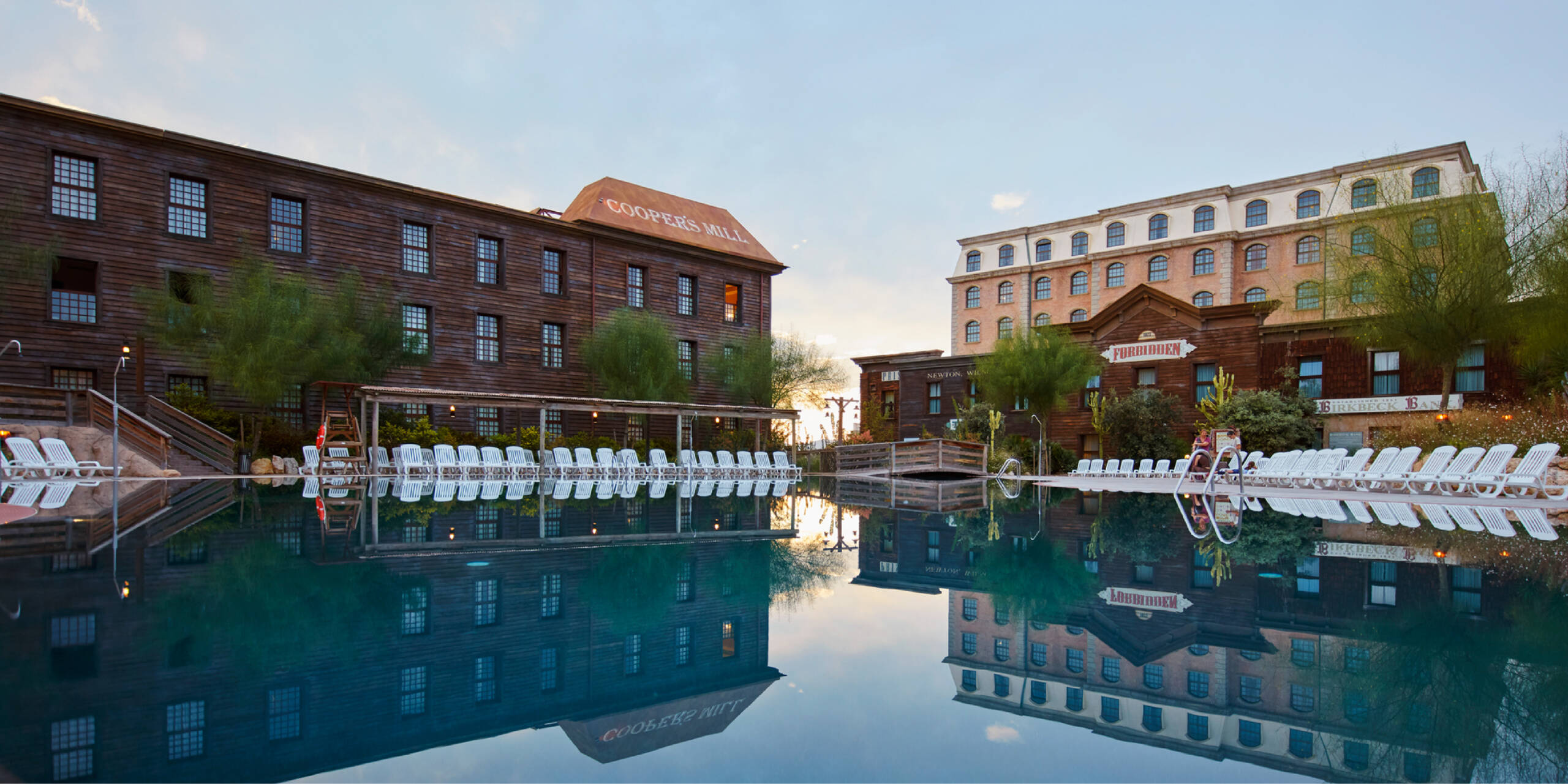 Hotel Gold River