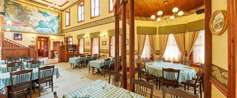 The Iron House - Restaurante Mediterranea